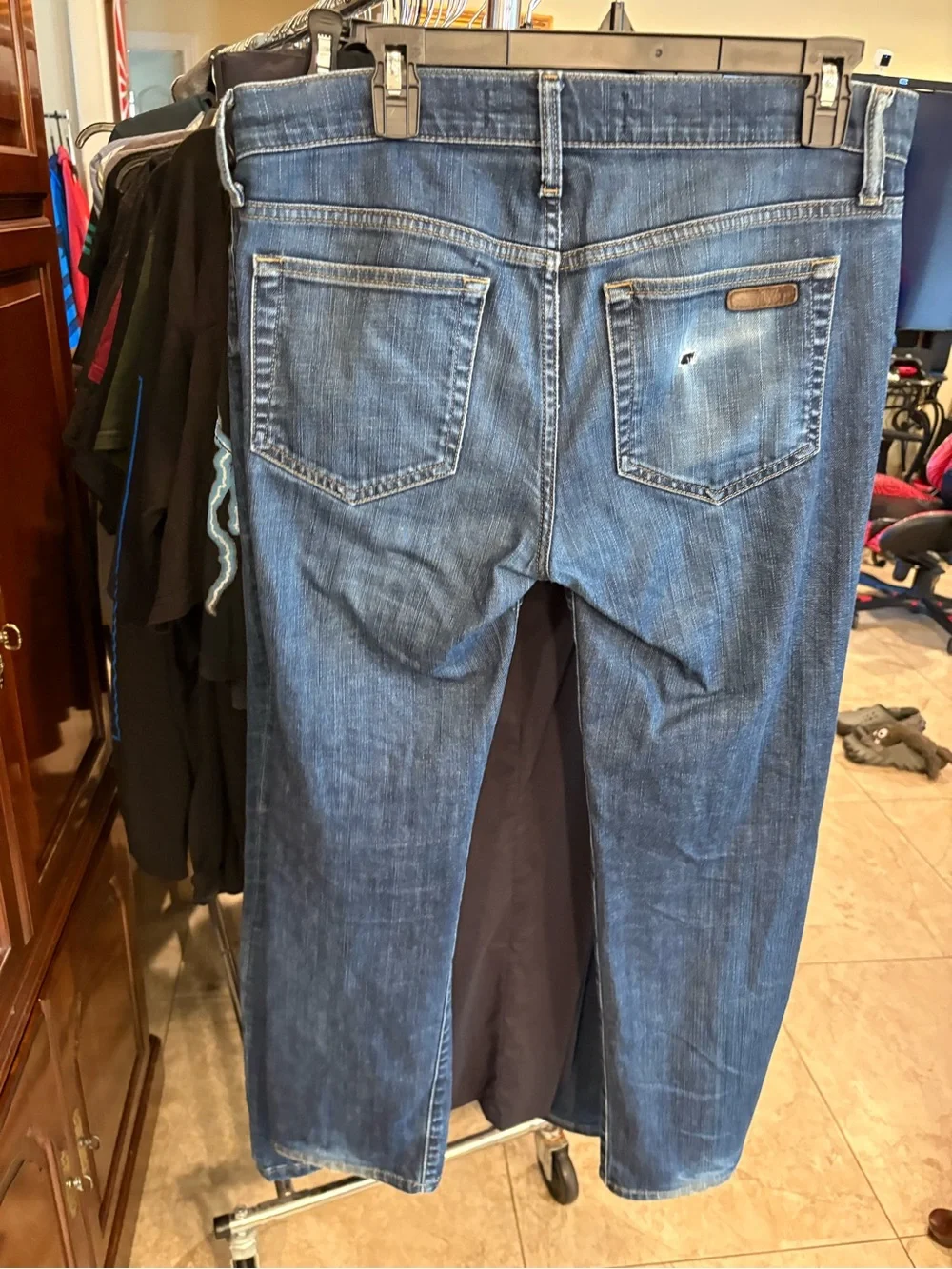 Classic Men’s Blue Straight-Leg Jeans